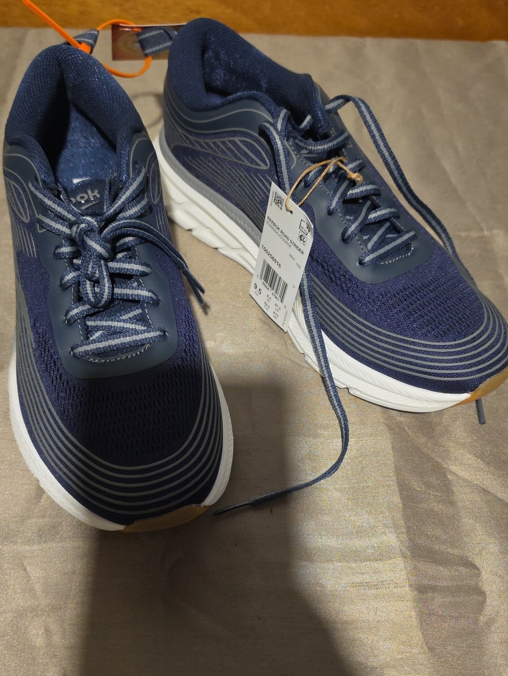 Reebok Men's Navy and White Athletic Running Shoes
